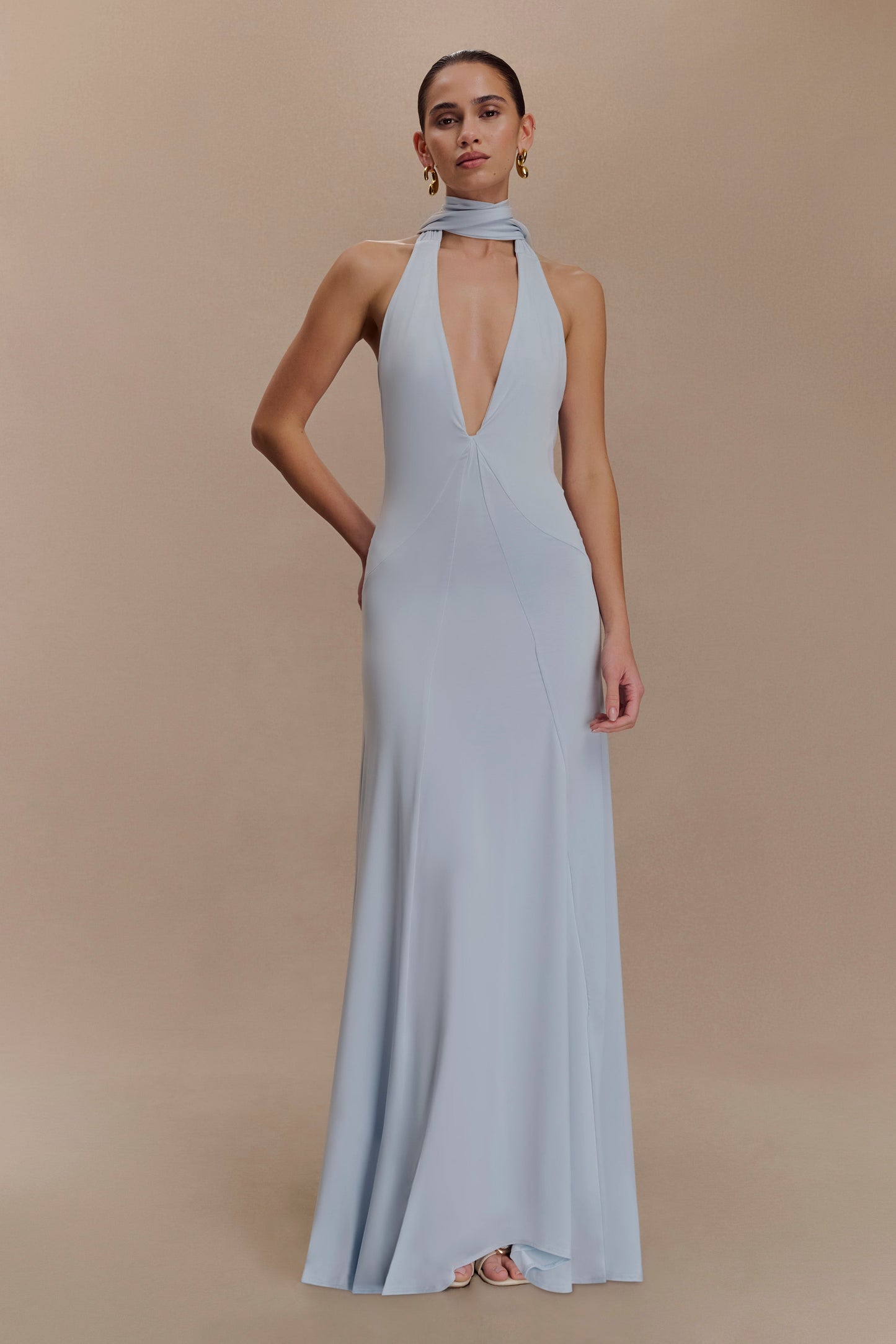 Juliette Robe Maxi Étroite avec Écharpe - Bleu Clair