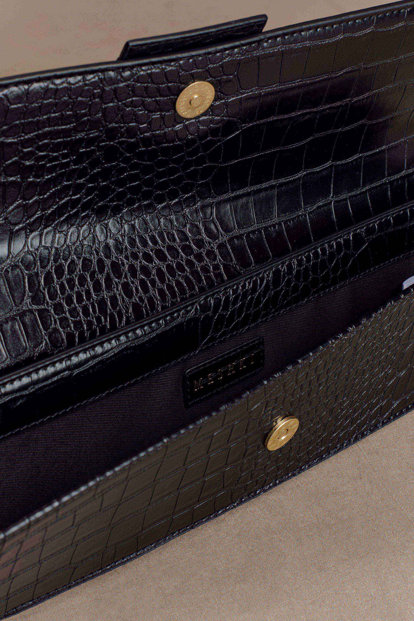 Jessica Clutch en simili cuir croco - Noir