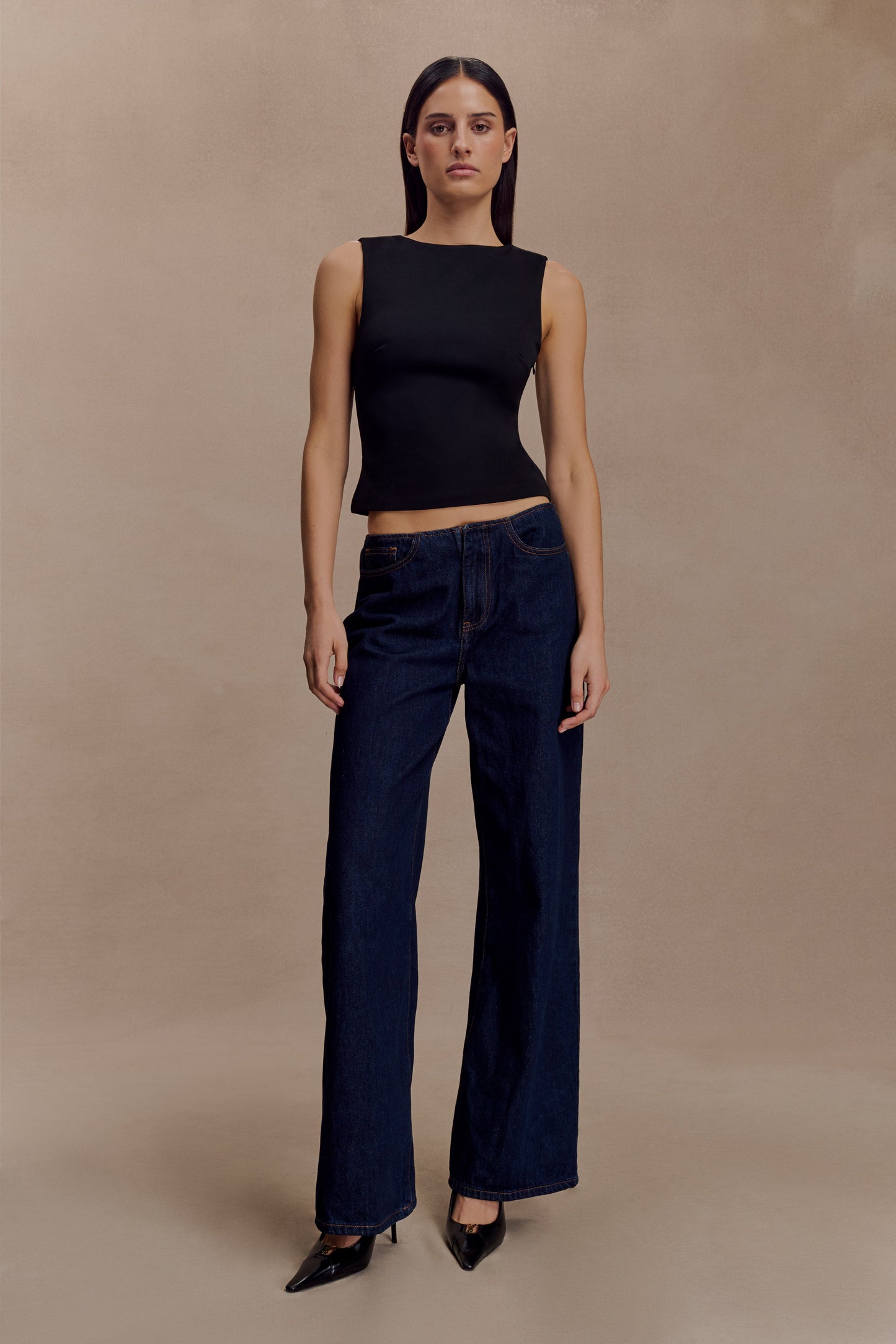 Top en crêpe de scuba à dos ouvert Kyra - Noir