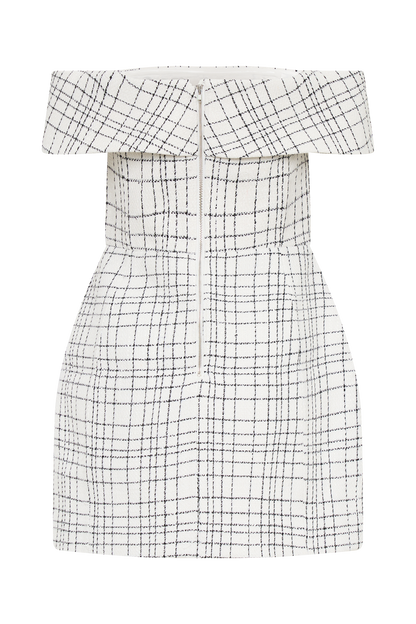 Mini-robe en tweed Helena, épaules dénudées - carreaux blancs