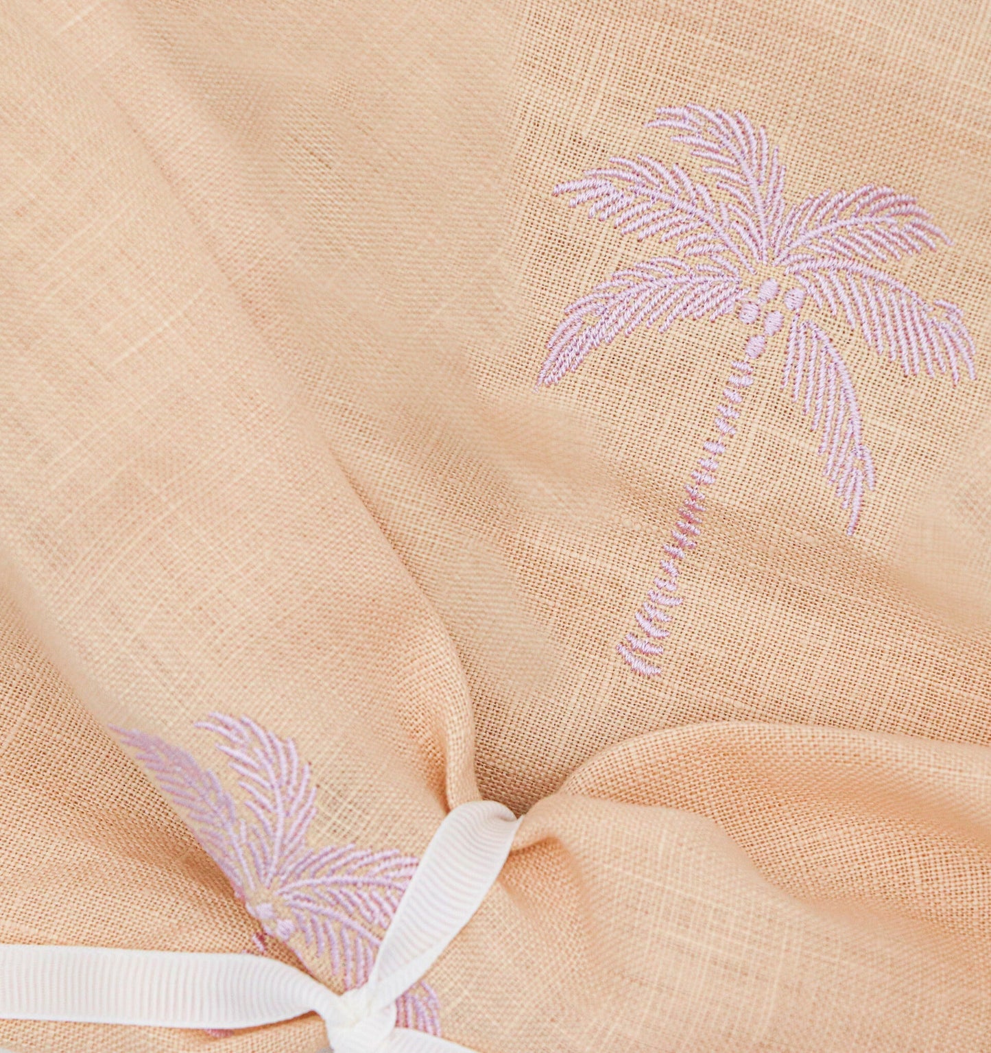 Serviettes en lin crème au beurre Blush, broderie et bordure rose poudré (lot de 4)