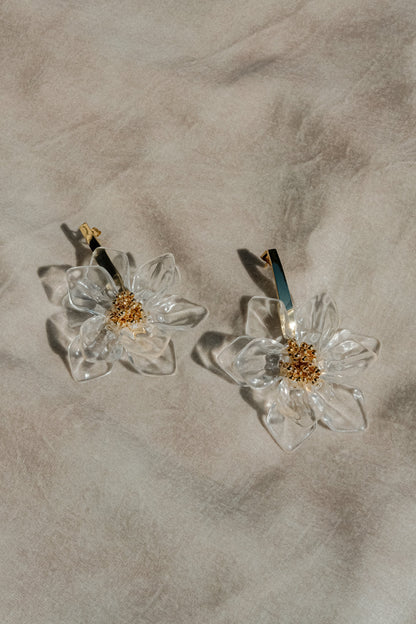 Boucles d'oreilles en forme de fleur en acrylique Naomi - Or