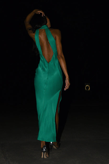 Claire Robe Maxi en Satin avec Décolleté Croisé et Fente - Verte