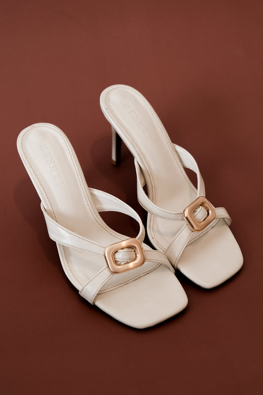 Jodie, talons hauts avec ornements métalliques - Ivoire