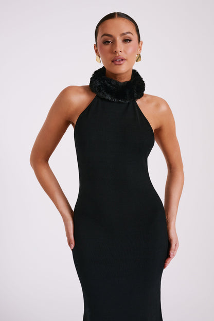 Elva Robe Maxi Tricotée à Manches Croisées avec Fausse Fourrure - Noir