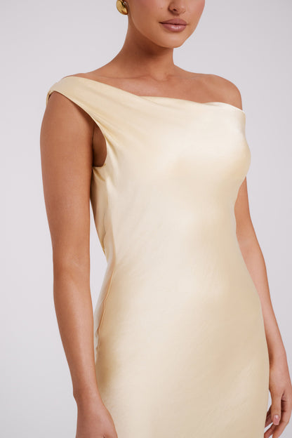 Robe Maxi Yvette à Bretelles avec Emmanchure Asymétrique - Couleur Beurre