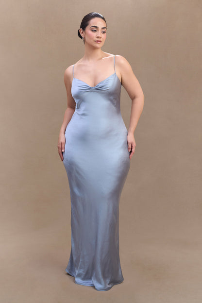Lilly Robe Maxi en Satin à Col en Forme de Coeur - Bleu Glacé