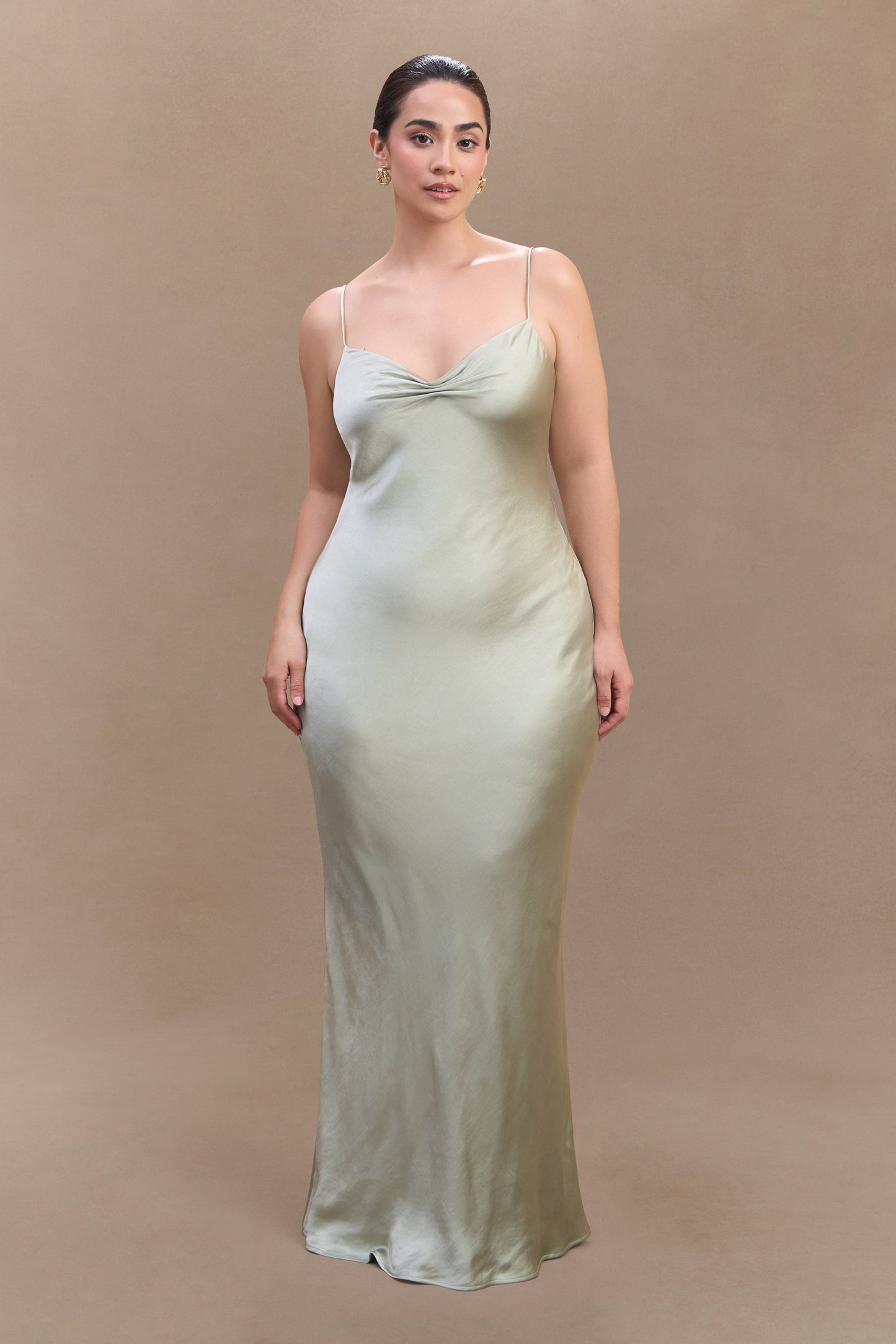 Robe longue satinée à col en cœur Lilly - SAGE