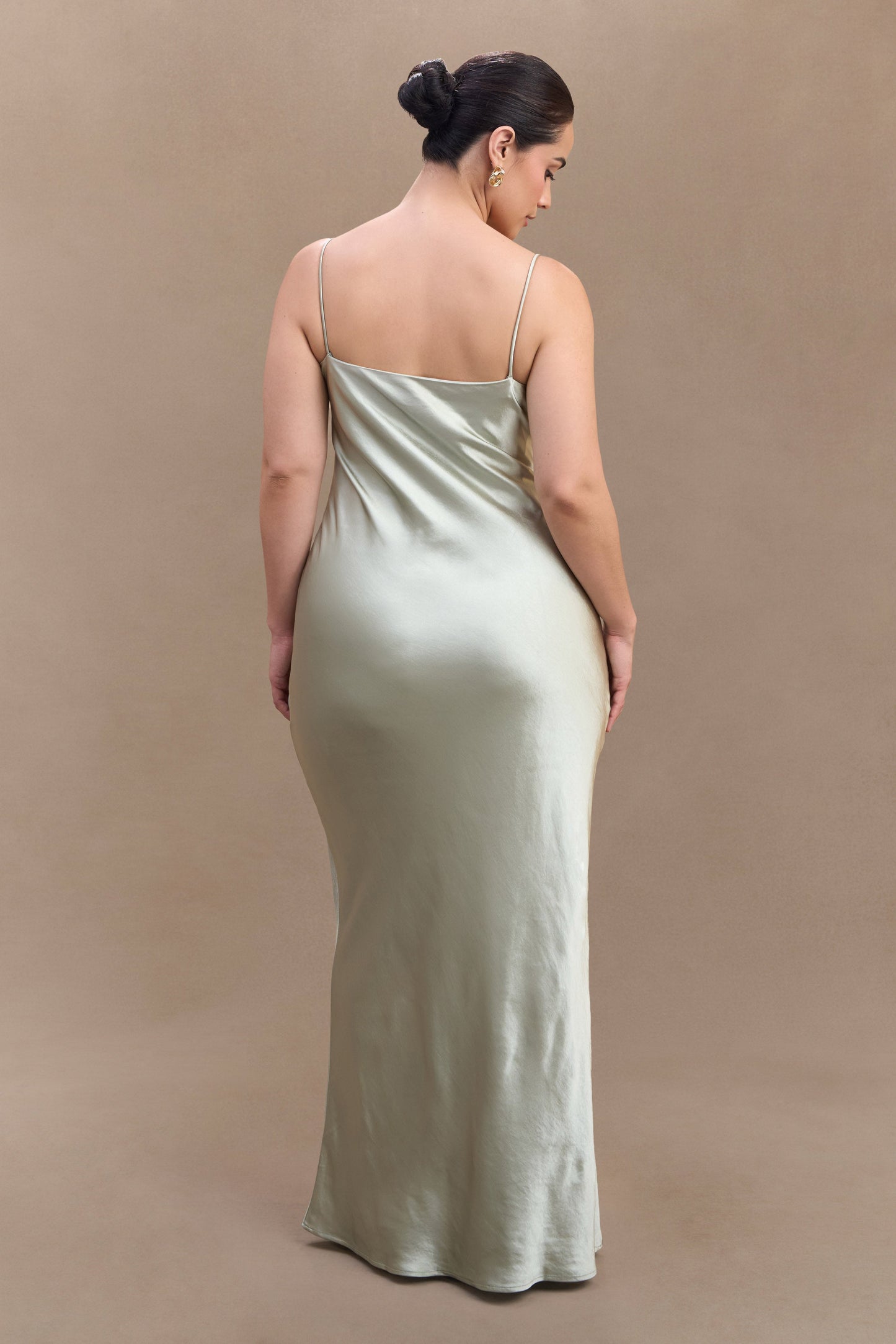 Robe longue satinée à col en cœur Lilly - SAGE