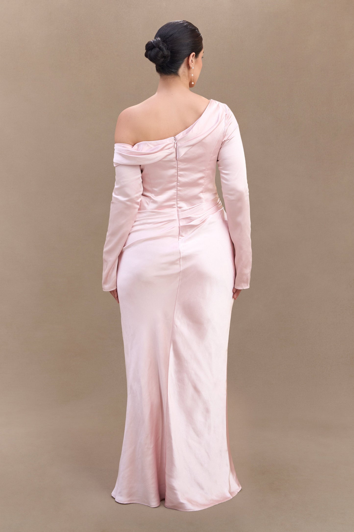 Iris Robe Maxi Satin à Manches Longues - Rose Poudré
