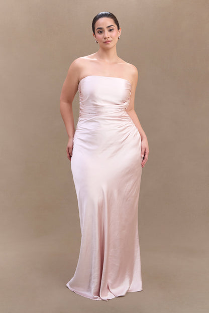 Robe longue satinée sans bretelles Cedar - Rose clair