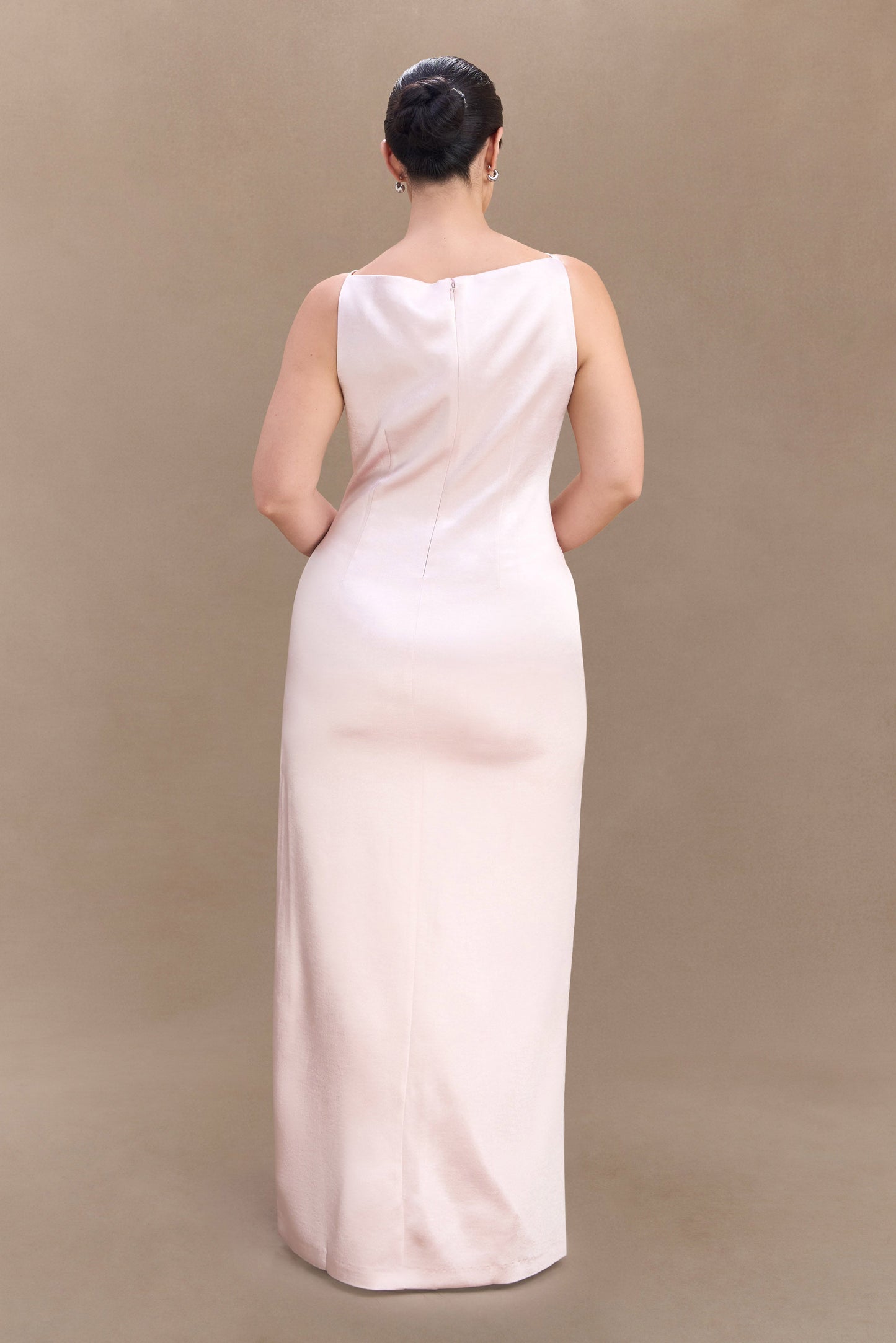 Violet Robe Maxi en Satin Sans Manches - Rose Poudré