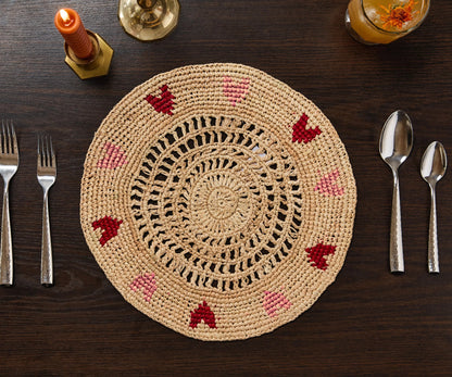 Set de table en raphia tissé à la main avec cœurs rouges et roses – Décoration de table artisanale