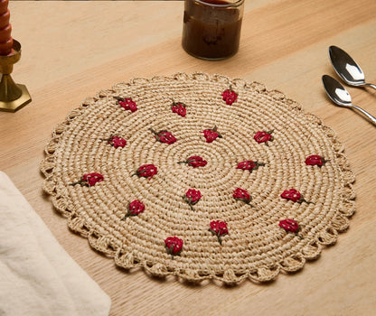 Set de table rond en raphia crocheté à la main avec motif fraise dispersée