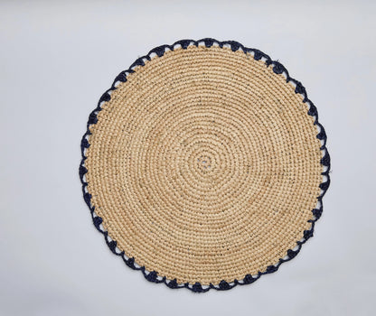 Set de table tissé à la main en raphia tressé bleu Aura - Décoration de table rustique