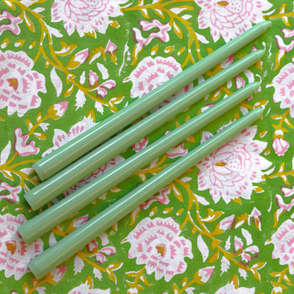 Bougie conique extra haute vert clair (1 boîte de 25 bougies)