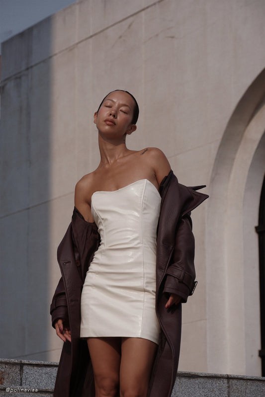 Mini-robe sans bretelles en simili cuir Sophie - Ivoire