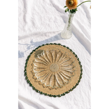 Set de table Aura Green edge, plateau en raphia tissé