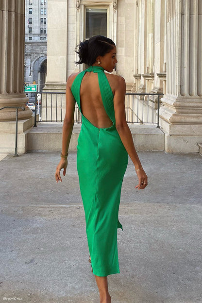 Claire Robe Maxi en Satin avec Décolleté Croisé et Fente - Verte